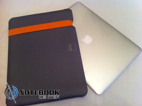 Mac Book AIR Core i5 1.3 , 4 , 256  Flash